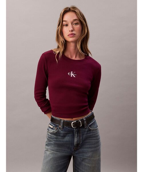Calvin Klein(カルバン・クライン)の「ロングスリーブモノグラムベビーTシャツ(Tシャツ/カットソー・レディース・ブラック/ホワイト/バイオレット/モーブ系/ダークパープル/ライトアッシュグレー・M/S/XS/XXS)」の4枚目の写真
