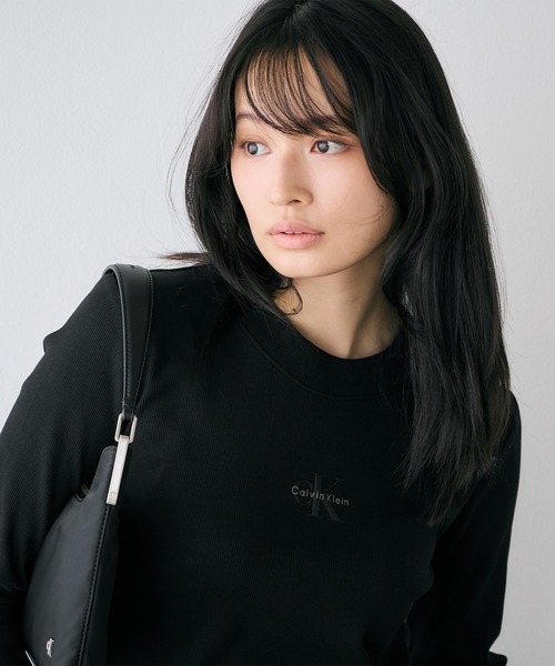 Calvin Klein(カルバン・クライン)の「ロングスリーブモノグラムベビーTシャツ(Tシャツ/カットソー・レディース・ブラック/ホワイト/バイオレット/モーブ系/ダークパープル/ライトアッシュグレー・M/S/XS/XXS)」の10枚目の写真