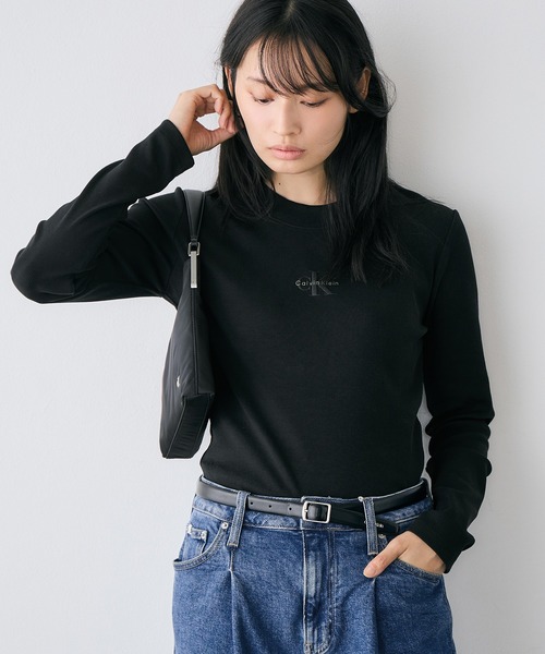 Calvin Klein(カルバン・クライン)の「ロングスリーブモノグラムベビーTシャツ(Tシャツ/カットソー・レディース・ブラック/ホワイト/バイオレット/モーブ系/ダークパープル/ライトアッシュグレー・M/S/XS/XXS)」の8枚目の写真