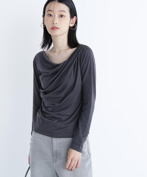 NATURAL BEAUTY BASIC（ナチュラルビューティーベーシック）の「◇ドレープネックカットソー（Tシャツ/カットソー・レディース・チャコールグレー/ダークブラウン/オフホワイト・FREE）」の4枚目の写真