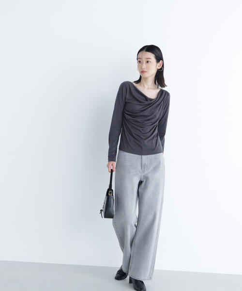 NATURAL BEAUTY BASIC（ナチュラルビューティーベーシック）の「◇ドレープネックカットソー（Tシャツ/カットソー・レディース・チャコールグレー/ダークブラウン/オフホワイト・FREE）」の5枚目の写真