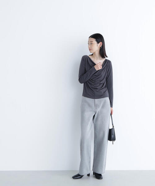 NATURAL BEAUTY BASIC（ナチュラルビューティーベーシック）の「◇ドレープネックカットソー（Tシャツ/カットソー・レディース・チャコールグレー/ダークブラウン/オフホワイト・FREE）」の7枚目の写真