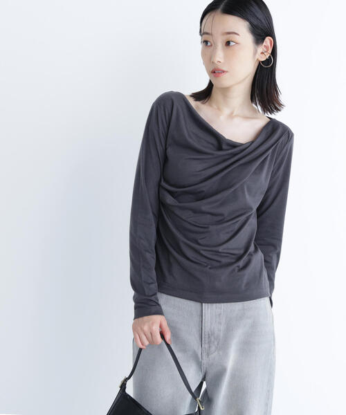NATURAL BEAUTY BASIC（ナチュラルビューティーベーシック）の「◇ドレープネックカットソー（Tシャツ/カットソー・レディース・チャコールグレー/ダークブラウン/オフホワイト・FREE）」の8枚目の写真