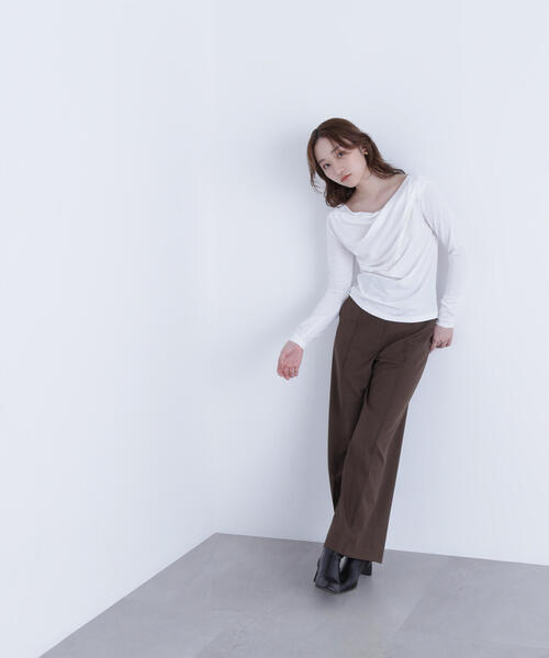 NATURAL BEAUTY BASIC（ナチュラルビューティーベーシック）の「◇ドレープネックカットソー（Tシャツ/カットソー・レディース・チャコールグレー/ダークブラウン/オフホワイト・FREE）」の15枚目の写真