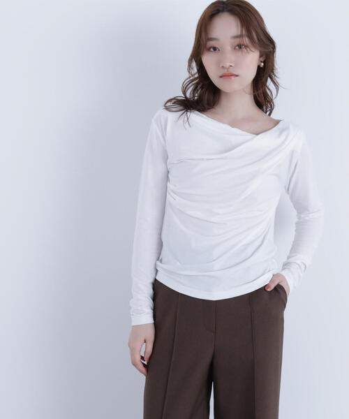 NATURAL BEAUTY BASIC（ナチュラルビューティーベーシック）の「◇ドレープネックカットソー（Tシャツ/カットソー・レディース・チャコールグレー/ダークブラウン/オフホワイト・FREE）」の16枚目の写真