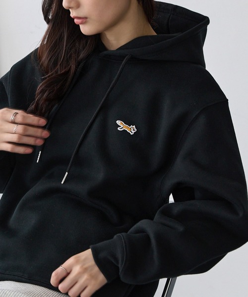 PENNEYS（ぺニーズ）の「PENNEYS/ペニーズ 別注 THE FOX ロゴ ワンポイント刺繍 オーバーサイズシームポケットプルオーバーパーカー（パーカー・レディース・ナチュラル/ライトグレー/ワイン/ブラウン系/ブラック/ネイビー・S/L/M）」の2枚目の写真