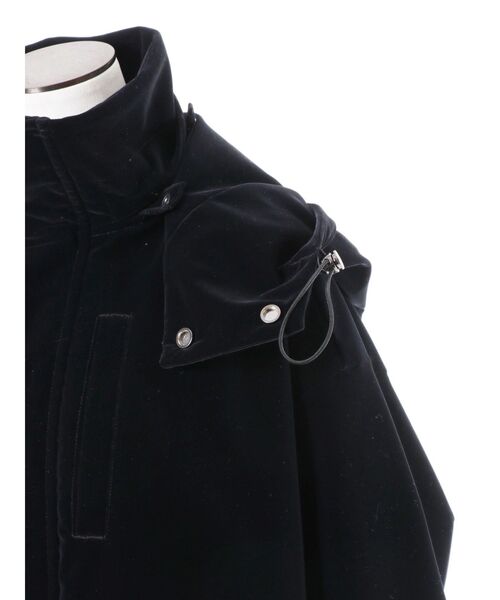 UN3D.（アンスリード）の「VELVET HEM GATHER HOOD CT / ベルベット