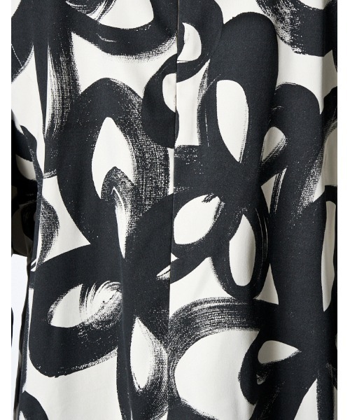 RUMCHE(ラムシェ)の「"Chain Flower" Print Dress / チェーンフラワープリントドレス(ワンピース・レディース・ホワイト/ブラック・FREE)」の12枚目の写真