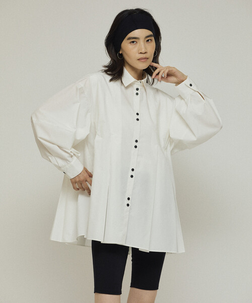 Firsthand（ファーストハンド）の「Firsthand/ファーストハンド ボックス タック バルーンスリーブ ロングスリーブシャツ / チュニック丈ブラウス（シャツ/ブラウス・レディース・サックスブルー/ブラック/ホワイト・ﾌﾘ-）」の2枚目の写真