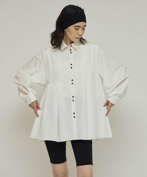 Firsthand（ファーストハンド）の「Firsthand/ファーストハンド ボックス タック バルーンスリーブ ロングスリーブシャツ / チュニック丈ブラウス（シャツ/ブラウス・レディース・サックスブルー/ブラック/ホワイト・ﾌﾘ-）」の4枚目の写真