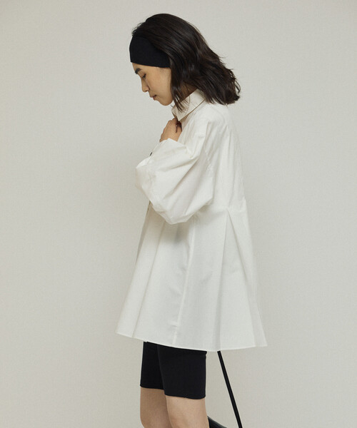 Firsthand（ファーストハンド）の「Firsthand/ファーストハンド ボックス タック バルーンスリーブ ロングスリーブシャツ / チュニック丈ブラウス（シャツ/ブラウス・レディース・サックスブルー/ブラック/ホワイト・ﾌﾘ-）」の9枚目の写真