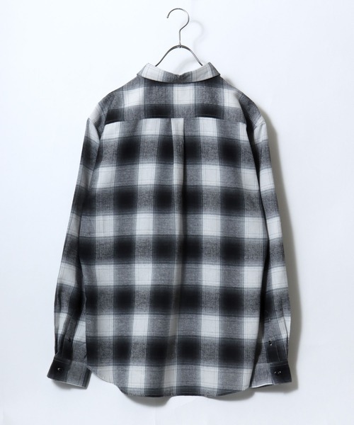 Salong hameu（サロン ハミュー）の「オンブレチェック・ミニブロックチェックシャツ/長袖ビエラシャツ メンズ レディース ユニセックス（シャツ/ブラウス・メンズ・ホワイト×ブラック/ブラウン系1/レッド系1/ブラック×ベージュ/ネイビー系1/ブラック系1・M/XL/L）」の14枚目の写真