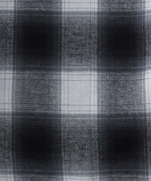 Salong hameu（サロン ハミュー）の「オンブレチェック・ミニブロックチェックシャツ/長袖ビエラシャツ メンズ レディース ユニセックス（シャツ/ブラウス・メンズ・ホワイト×ブラック/ブラウン系1/レッド系1/ブラック×ベージュ/ネイビー系1/ブラック系1・M/XL/L）」の7枚目の写真