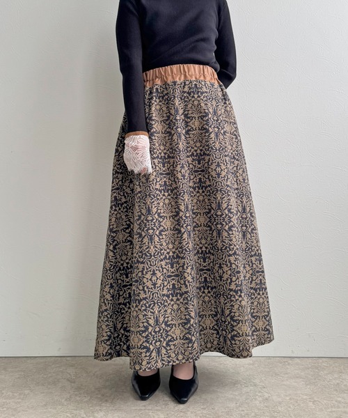 LHELBIE(レルビエ)の「コーデュロイフレアスカート(スカート・レディース・グレー/ネイビー/レッド・M)」の9枚目の写真