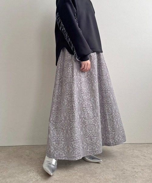 LHELBIE(レルビエ)の「コーデュロイフレアスカート(スカート・レディース・グレー/ネイビー/レッド・M)」の21枚目の写真