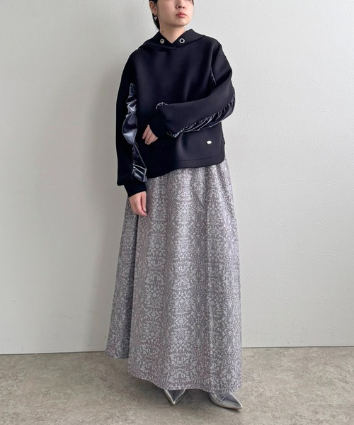 LHELBIE(レルビエ)の「コーデュロイフレアスカート(スカート・レディース・グレー/ネイビー/レッド・M)」の12枚目の写真