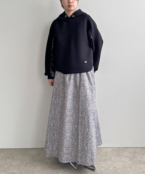 LHELBIE(レルビエ)の「コーデュロイフレアスカート(スカート・レディース・グレー/ネイビー/レッド・M)」の15枚目の写真