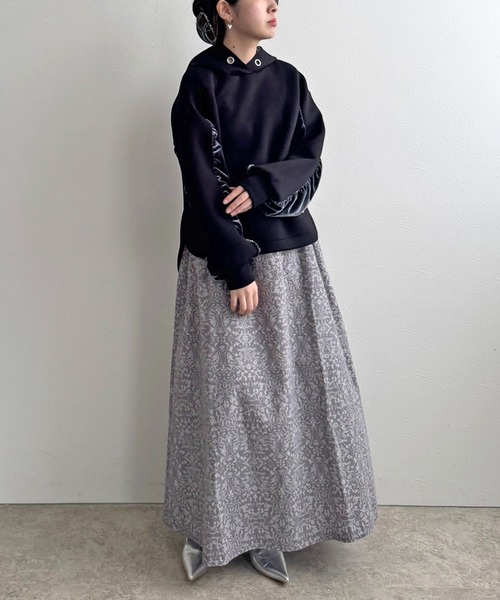 LHELBIE(レルビエ)の「コーデュロイフレアスカート(スカート・レディース・グレー/ネイビー/レッド・M)」の16枚目の写真