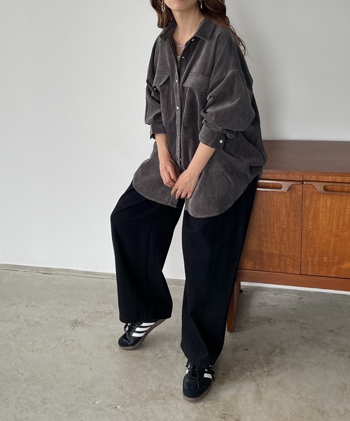 210nouve（トゥージュヌーブ）の「コーデュロイ オーバーサイズ シャツ（シャツ/ブラウス・レディース・アイボリー/ブラウン/グレー・FREE）」の17枚目の写真