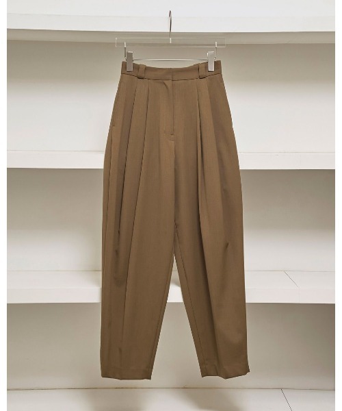 TODAYFUL(トゥデイフル)の「TODAYFUL Tapered Tuck Trousers 12520710(その他パンツ・レディース・グレー/ブラック/ライトブラウン・38/36)」の3枚目の写真