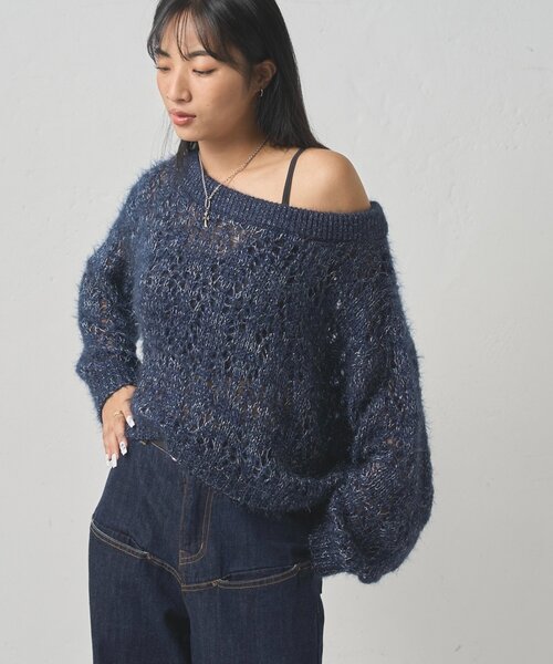 WHO'S WHO gallery（フーズフーギャラリー）の「【WEB限定】HiNTラメオフショルニット（ニット/セーター・レディース・グレー/ブラウン/ネイビー・FREE）」の5枚目の写真