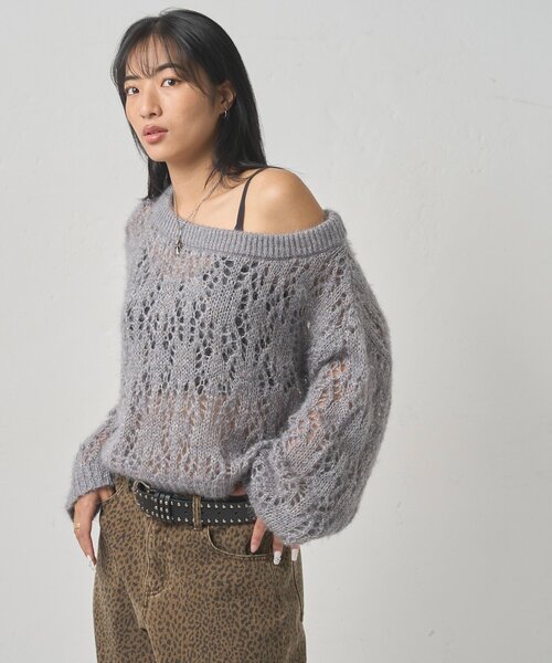 WHO'S WHO gallery（フーズフーギャラリー）の「【WEB限定】HiNTラメオフショルニット（ニット/セーター・レディース・グレー/ブラウン/ネイビー・FREE）」の9枚目の写真