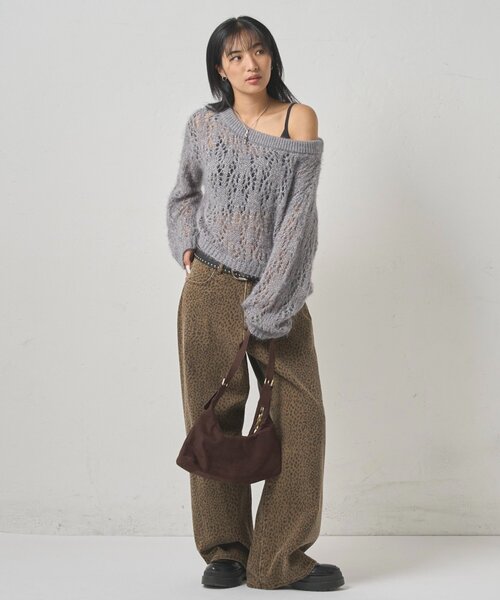 WHO'S WHO gallery（フーズフーギャラリー）の「【WEB限定】HiNTラメオフショルニット（ニット/セーター・レディース・グレー/ブラウン/ネイビー・FREE）」の16枚目の写真