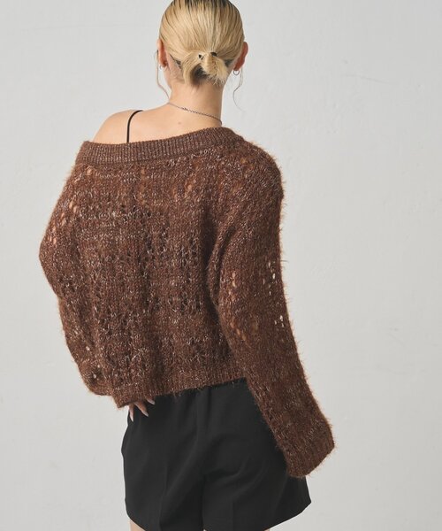 WHO'S WHO gallery（フーズフーギャラリー）の「【WEB限定】HiNTラメオフショルニット（ニット/セーター・レディース・グレー/ブラウン/ネイビー・FREE）」の10枚目の写真