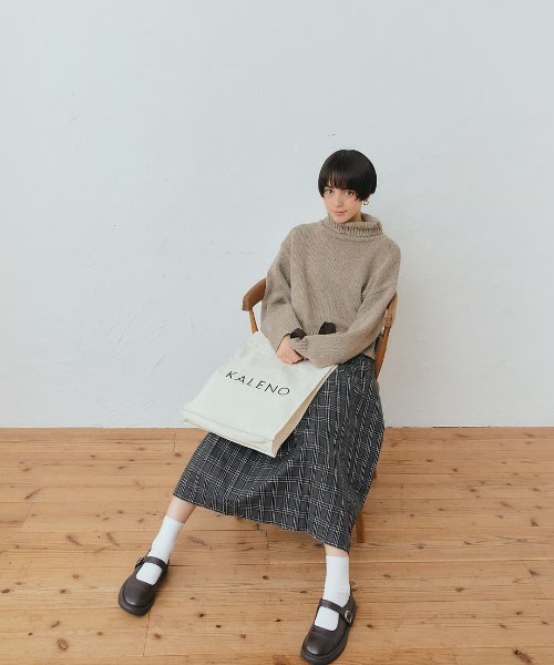 KALENO(カレノ)の「loose turtle knit(ニット/セーター・レディース・ベージュ・FREE)」の11枚目の写真