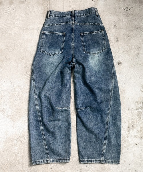 MAISON SELECT（メゾンセレクト）の「9D5 【ヴィンテージライク】ワイドバギーデニム カーブパンツ（デニムパンツ・レディース・ライトブルー・S/M/L/XL）」の3枚目の写真
