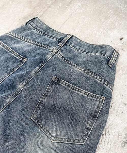 MAISON SELECT（メゾンセレクト）の「9D5 【ヴィンテージライク】ワイドバギーデニム カーブパンツ（デニムパンツ・レディース・ライトブルー・S/M/L/XL）」の7枚目の写真