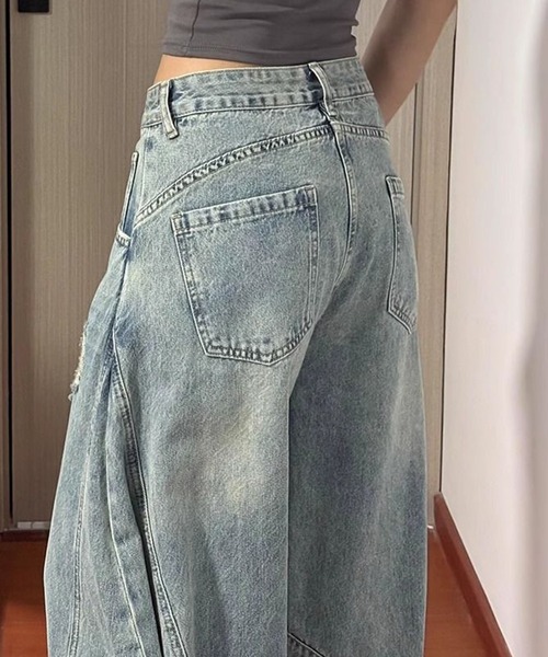 MAISON SELECT（メゾンセレクト）の「9D5 【ヴィンテージライク】ワイドバギーデニム カーブパンツ（デニムパンツ・レディース・ライトブルー・S/M/L/XL）」の9枚目の写真