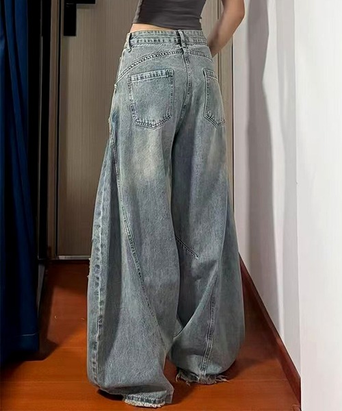 MAISON SELECT（メゾンセレクト）の「9D5 【ヴィンテージライク】ワイドバギーデニム カーブパンツ（デニムパンツ・レディース・ライトブルー・S/M/L/XL）」の10枚目の写真