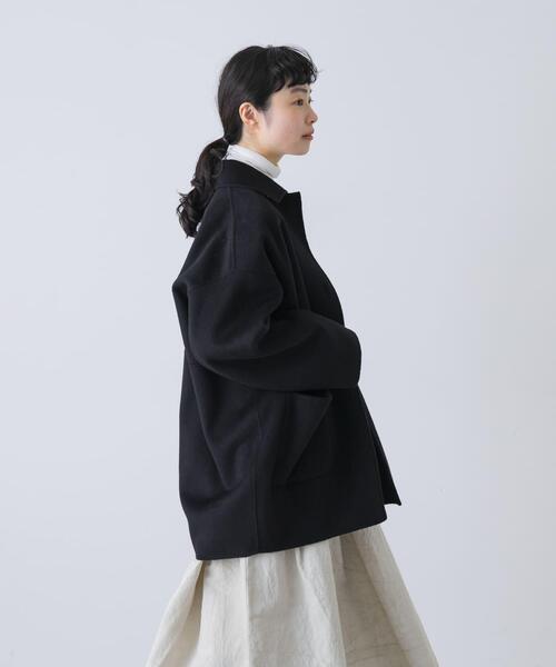 タグ付き　かぐれ　ウールステンカラーショートコート　BLACK かぐれ（カグレ）の「ウールステンカラーショートコート（ステン
