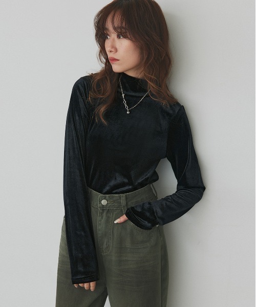 ad thie(アドティエ)の「ベロア ハイネックトップス(Tシャツ/カットソー・レディース・チャコール/オフホワイト/ダークブラウン/ブラック・FREE)」の21枚目の写真