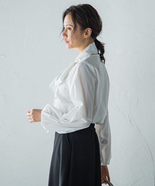 LAUTREAMONT(ロートレアモン)の「フォルムボウタイブラウス≪洗濯機で洗える≫(シャツ/ブラウス・レディース・ホワイト/グリーン/キャメル/ブラック・9号)」の13枚目の写真