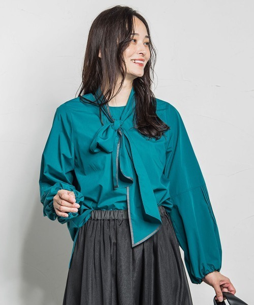 LAUTREAMONT(ロートレアモン)の「フォルムボウタイブラウス≪洗濯機で洗える≫(シャツ/ブラウス・レディース・ホワイト/グリーン/キャメル/ブラック・9号)」の6枚目の写真