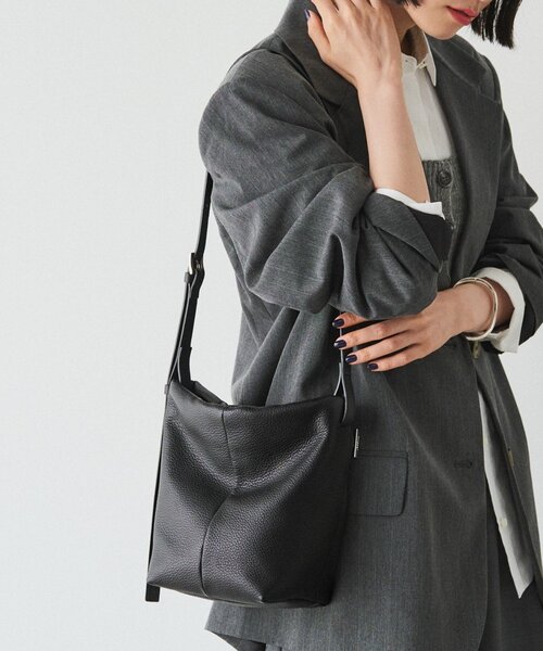 russet（ラシット）の「【再値下げ】レザーミニショルダーバッグ（ショルダーバッグ・レディース・ブラック/アイボリー/グレー系その他・FREE）」の2枚目の写真