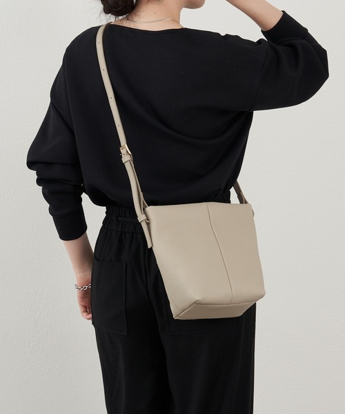 russet（ラシット）の「【再値下げ】レザーミニショルダーバッグ（ショルダーバッグ・レディース・ブラック/アイボリー/グレー系その他・FREE）」の8枚目の写真
