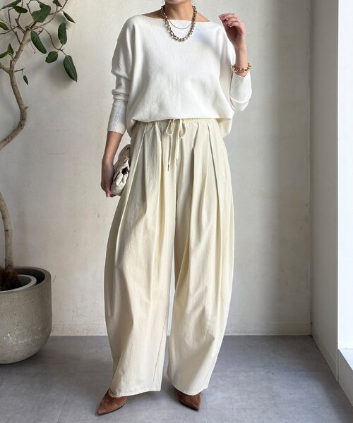 DouDou（ドゥドゥ）の「ボートネックプルオーバー（ニット/セーター・レディース・グレイッシュベージュ/ブラック/グレー/レッド/ブラウン/ピンク/オフホワイト/ネイビー・FREE）」の9枚目の写真