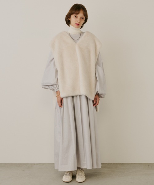 PERNA（ペルナ）の「サイドベルトファージレ（ベスト・レディース・ブラック/アイボリー・FREE）」の4枚目の写真