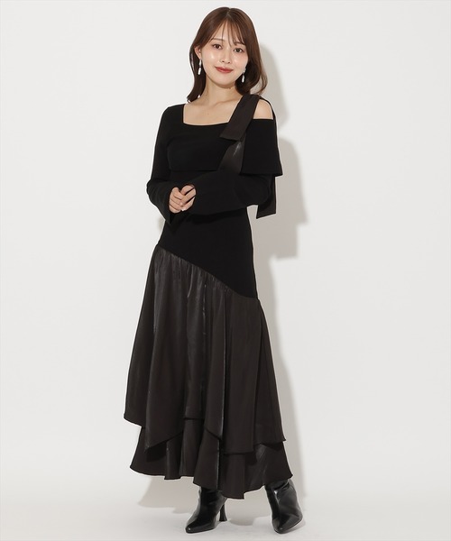 AND COUTURE(アンドクチュール)の「ショルダーリボンニットドッキングワンピース(ワンピース・レディース・チャコールグレー/ブラック/ピンク・FREE)」の2枚目の写真