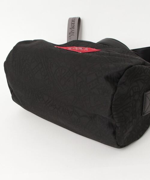 Vivienne Westwood MAN(ヴィヴィアンウエストウッドマン)の「TANGLED ORB JACQUARD PAUL CYLINDER CROSSBODY(ショルダーバッグ・メンズ・ブラック・FREE)」の3枚目の写真