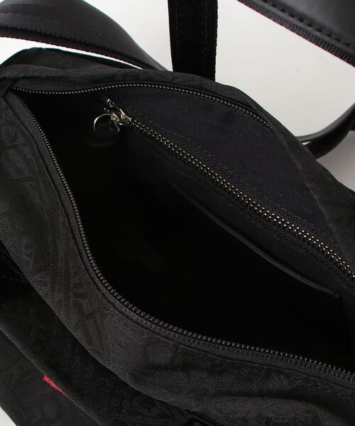Vivienne Westwood MAN(ヴィヴィアンウエストウッドマン)の「TANGLED ORB JACQUARD PAUL CYLINDER CROSSBODY(ショルダーバッグ・メンズ・ブラック・FREE)」の4枚目の写真