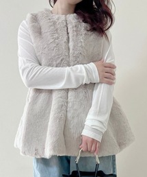 ノーカラー ペプラム ファー ベスト【Muller Rossi】