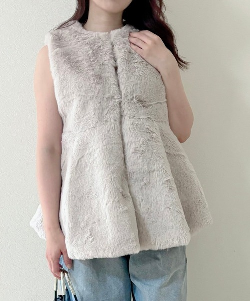 merrylatte（メリーラテ）の「ノーカラー ペプラム ファー ベスト【Muller Rossi】（ベスト・レディース・ベージュ・FREE）」の4枚目の写真
