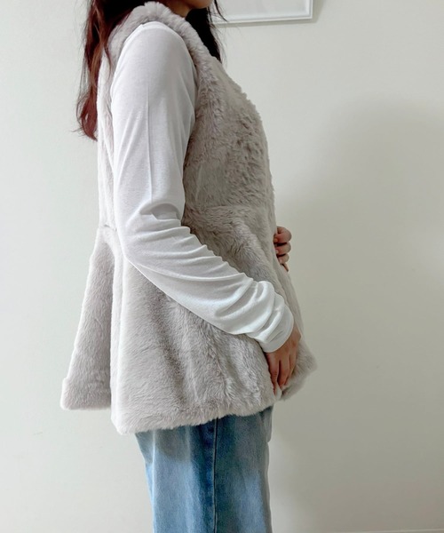 merrylatte（メリーラテ）の「ノーカラー ペプラム ファー ベスト【Muller Rossi】（ベスト・レディース・ベージュ・FREE）」の8枚目の写真