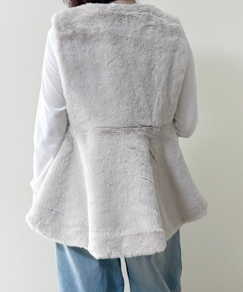 merrylatte（メリーラテ）の「ノーカラー ペプラム ファー ベスト【Muller Rossi】（ベスト・レディース・ベージュ・FREE）」の9枚目の写真