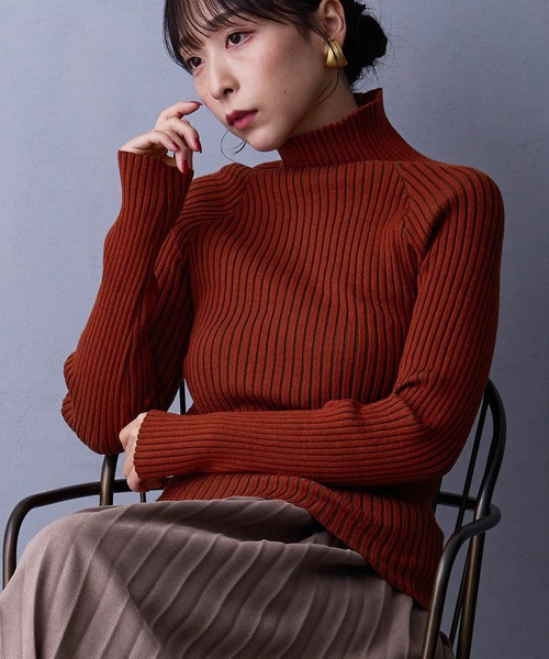 NICOLE white（ニコルホワイト）の「プレーティングリブタートル（ニット/セーター・レディース・ブラック/オフホワイト/グレー/テラコッタ・FREE）」の4枚目の写真