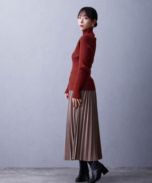 NICOLE white（ニコルホワイト）の「プレーティングリブタートル（ニット/セーター・レディース・ブラック/オフホワイト/グレー/テラコッタ・FREE）」の9枚目の写真